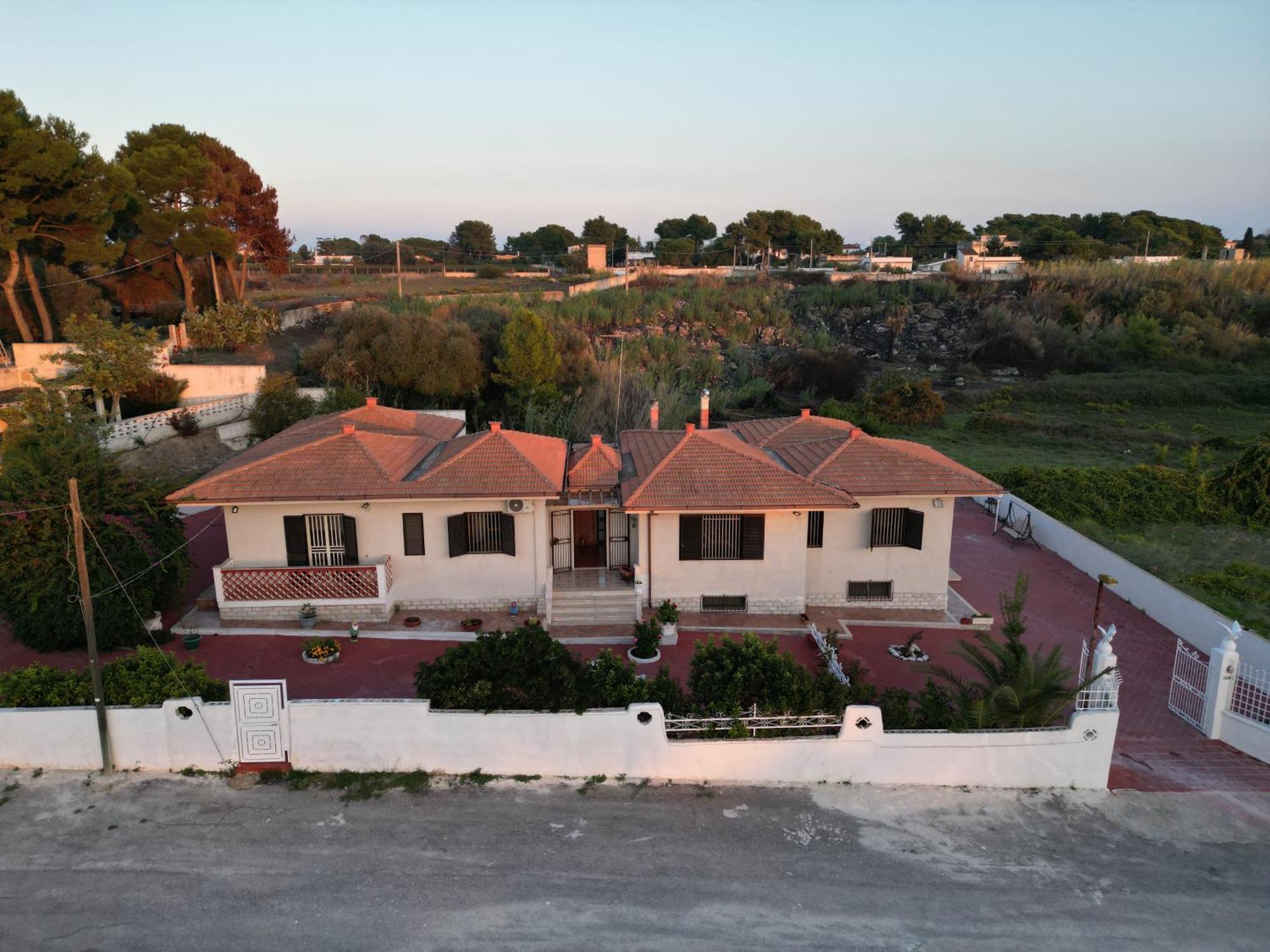 Villa Ada Leporano Luaran gambar
