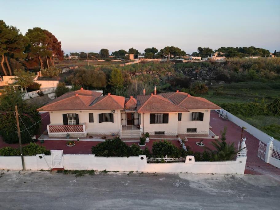Villa Ada Leporano Luaran gambar